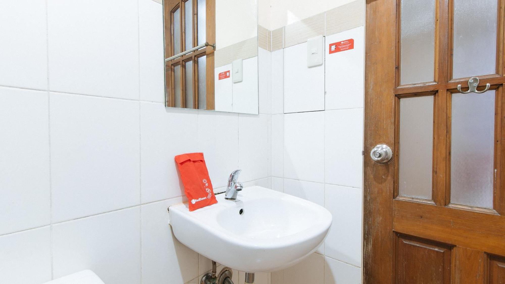 Reddoorz At Dbuilders Rooms Ph2 טאגיג מראה חיצוני תמונה