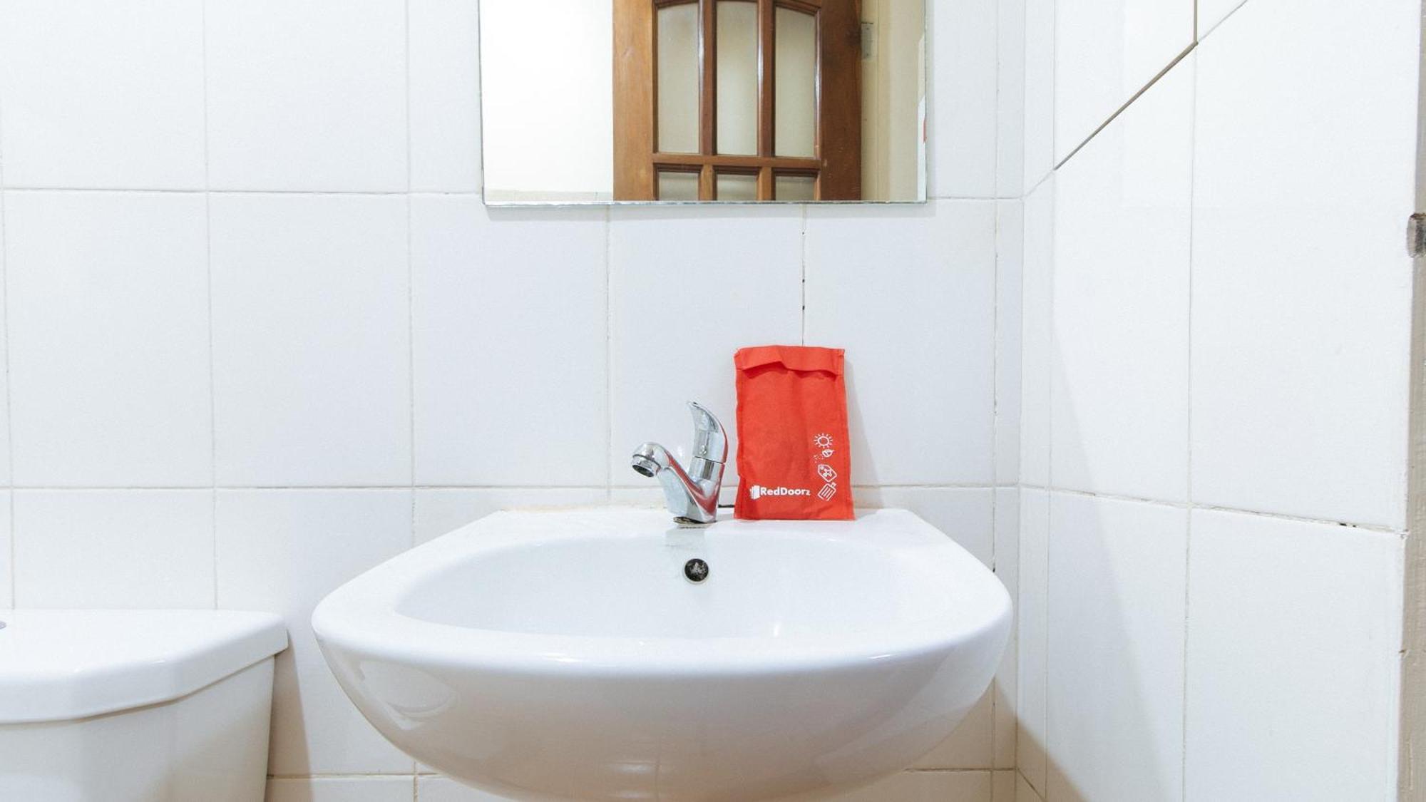 Reddoorz At Dbuilders Rooms Ph2 טאגיג מראה חיצוני תמונה